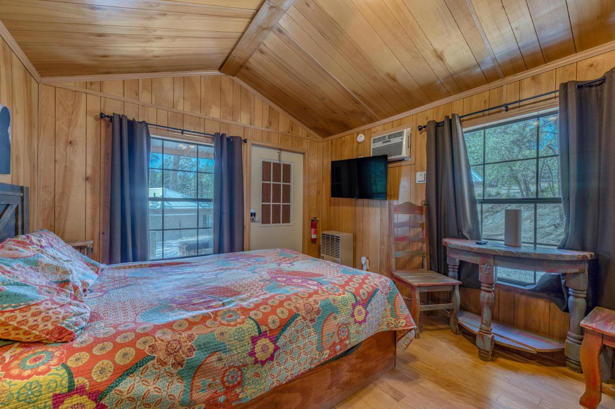 Enchanted Hideaway Cabins And Cottages Ruidoso Exterior photo
